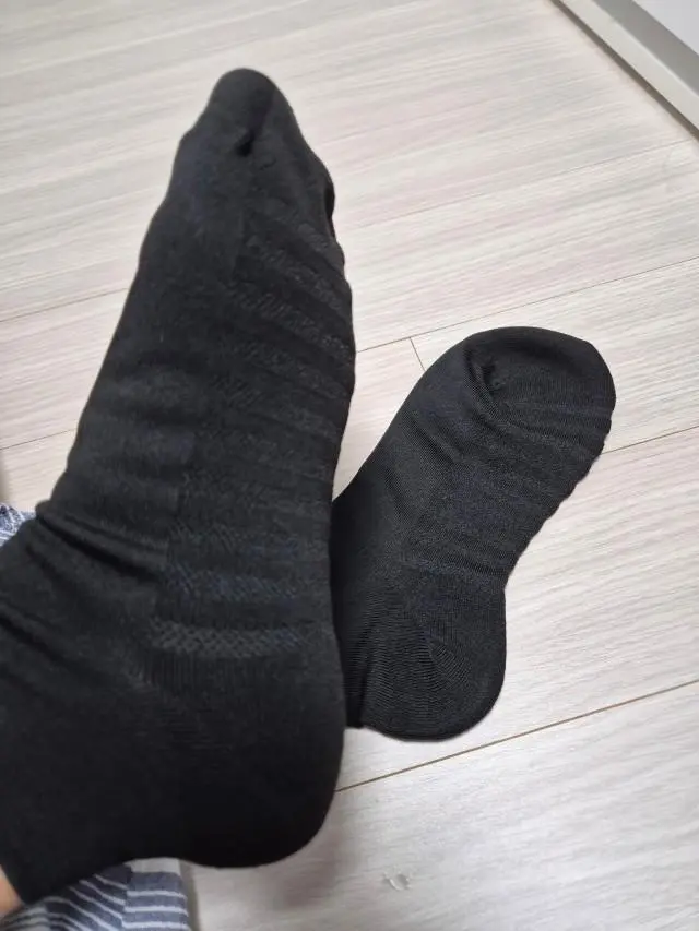 이 양말 신고 걸어도 피곤하지 않아 걷기 좋아하는 언니들에게도 한개씩 선물했어요~^^