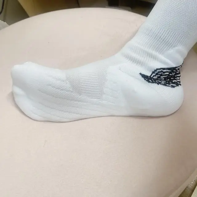 점심때 12시쯤 주문하고 당일 오후 5시넘어 받았어요. 와~이런 스피드한 배송 첨봐요. 