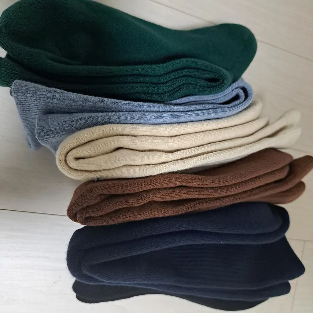 처음 알게된 브랜드인데 할인도 하고 후기도 많아서 한번 사봤어요 소재도 좋고 계속 신