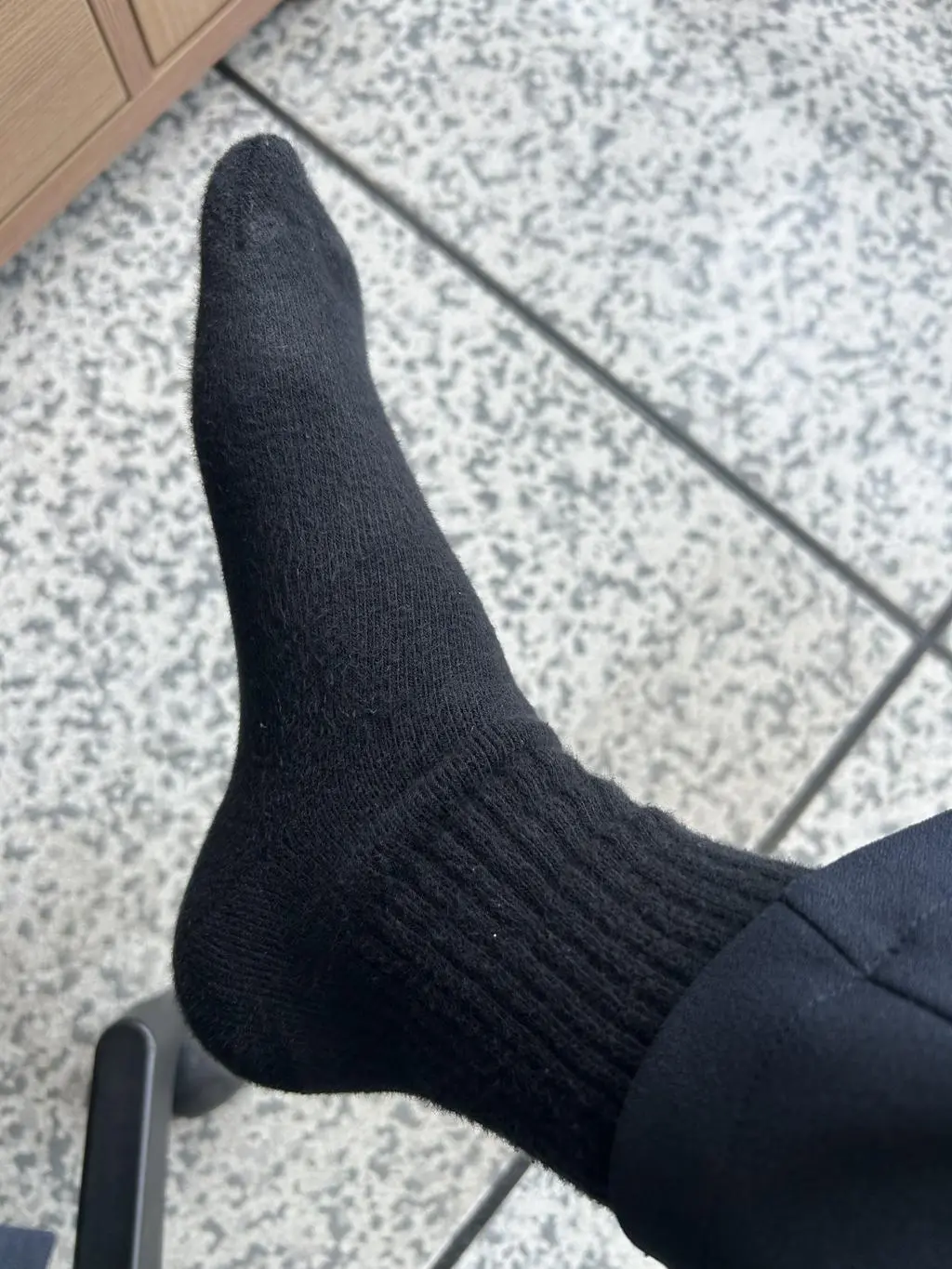 따뜻하고 폭신폭신해서 팍팍한 삶을 위로해주는 고마운 양말입니다 
