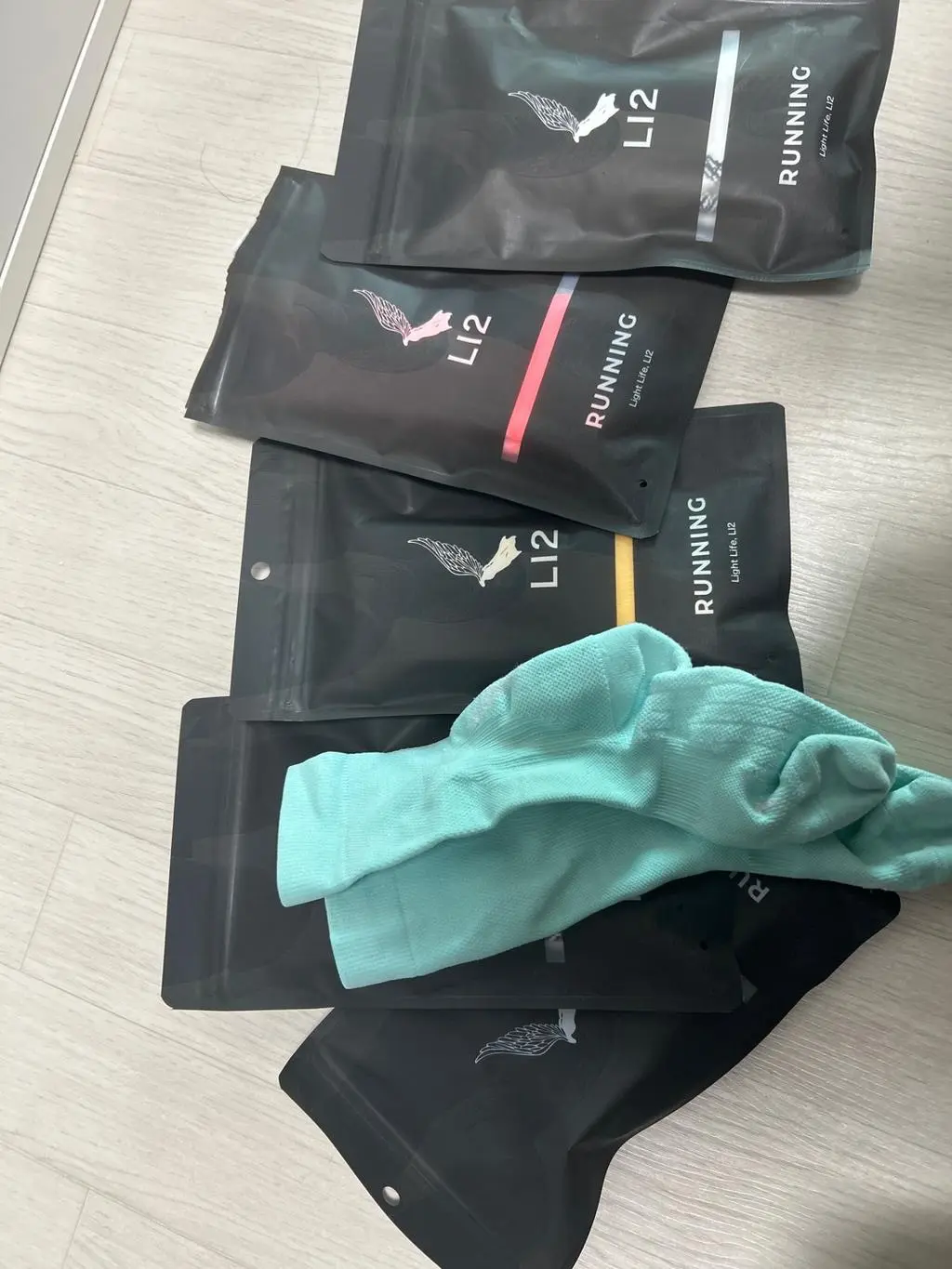 발바닥 쿠션감 좋고 펀안합니다.