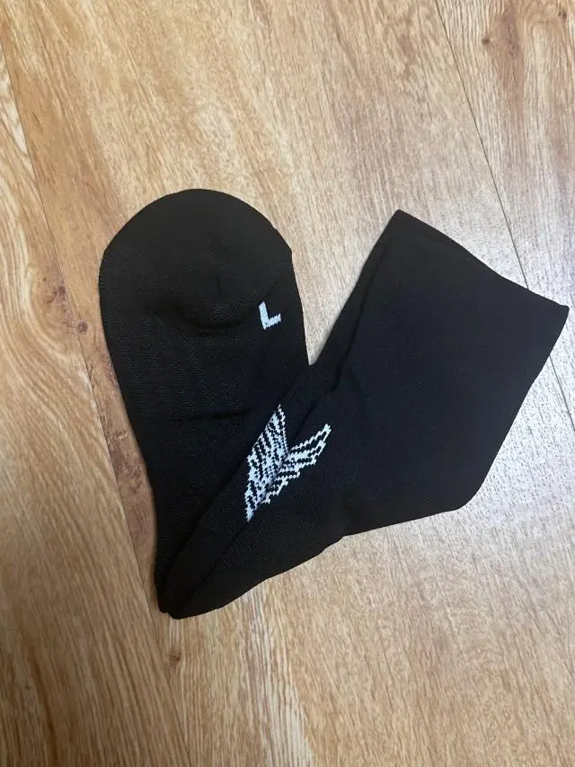 일반 스포츠 양말보다 통기성 + 얇아서 좋아요! 족저 근막염이 있어서 오래 뛰면 이 양