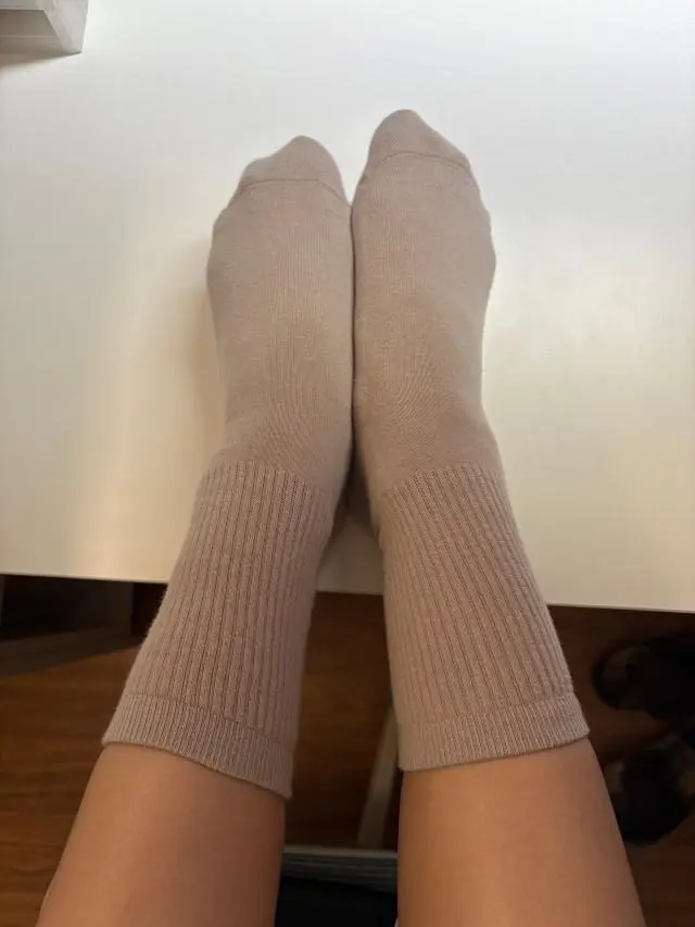 탄탄하게 발을 잘 잡아줍니다. 안정감을 주는데
