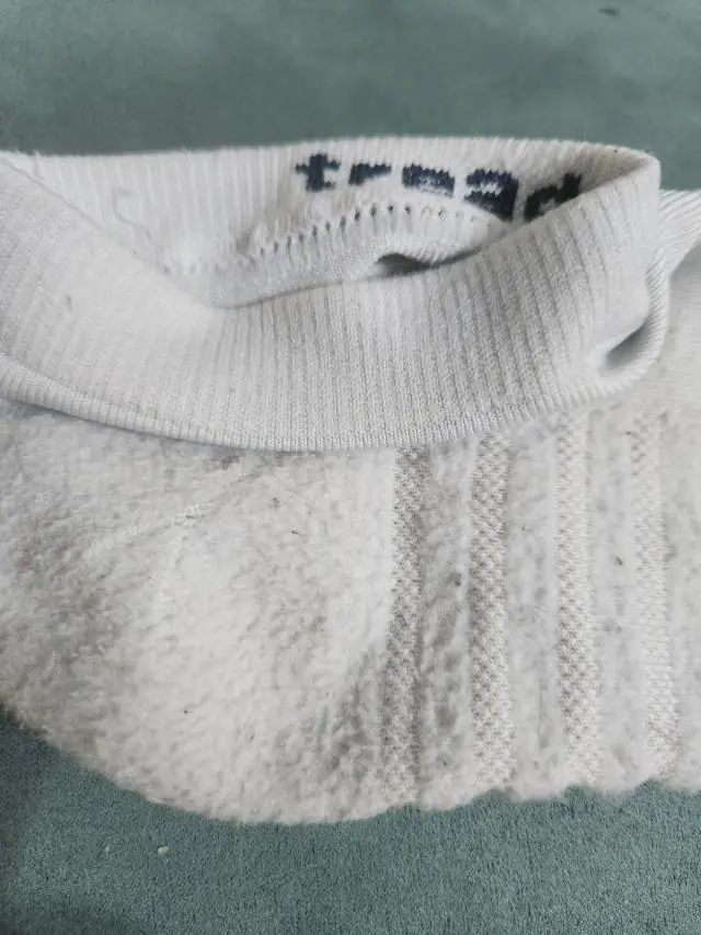 다른건 다좋은데 보풀이 많이나요 그리고 앞.뒤가 구분이 애매모호합니다.
