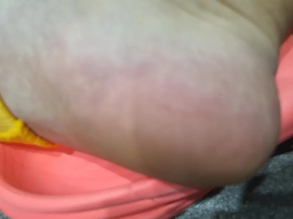 6켤레중 2켤레는 불량이 와서 교환받기로 하였음 고객응대는 친절하고 빠르고 편했음 
