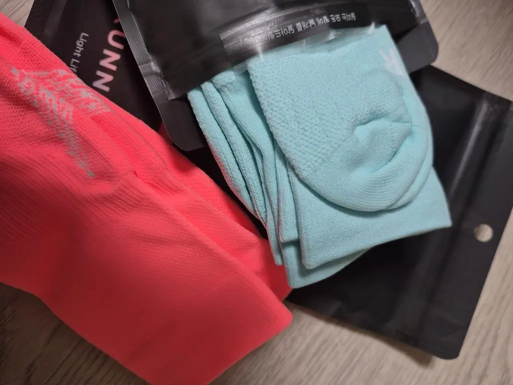 쨍한 색이라 넘 예뻐요!!