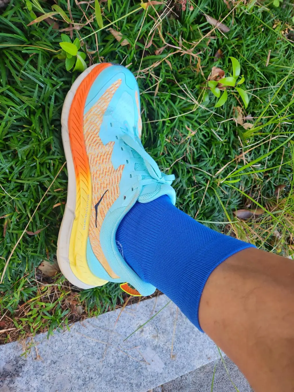 쫀쫀하니 발을 꽉  잡아줘서
