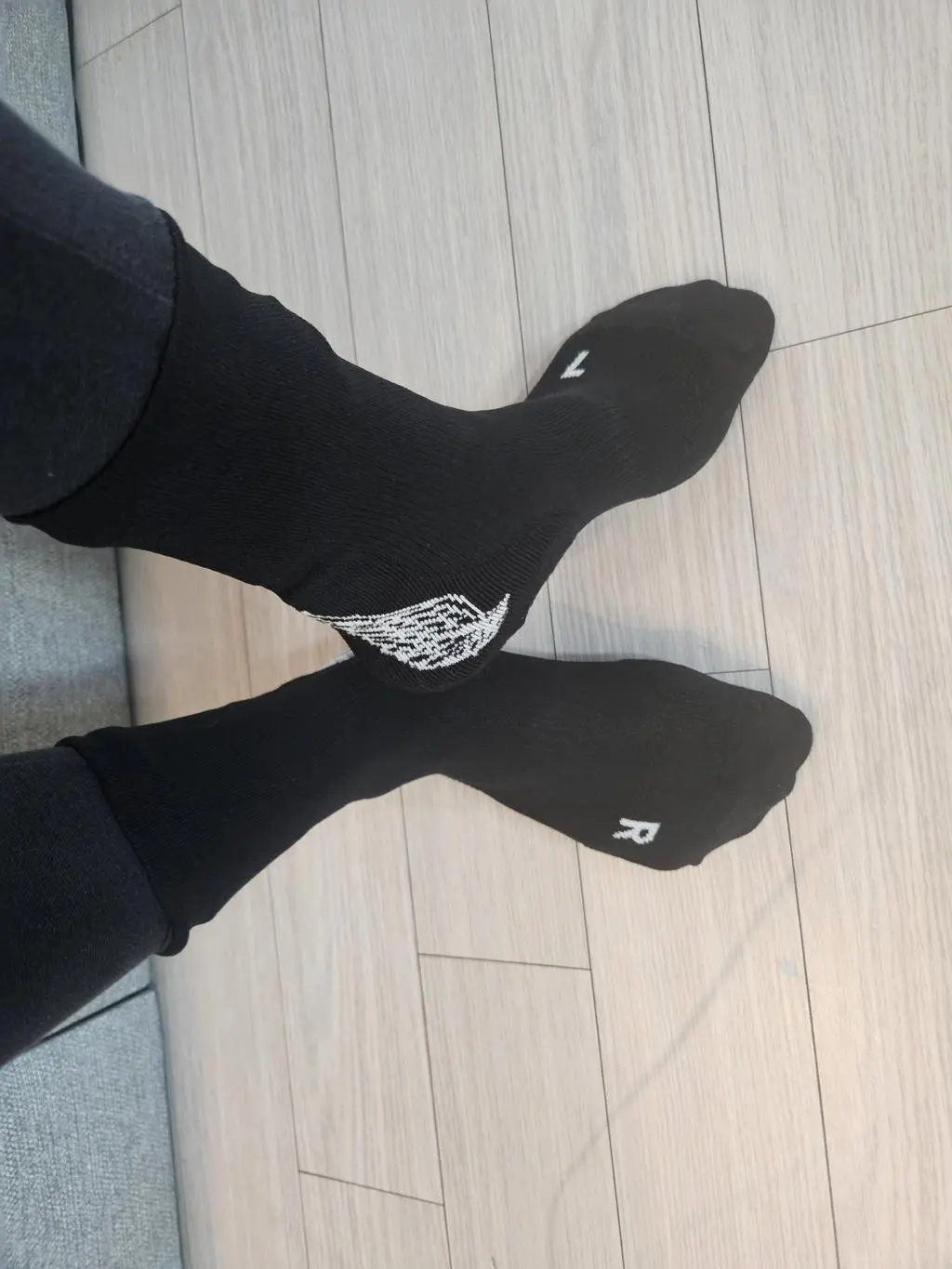 발이작에 여성용 양말이 간혹 커서 뒷굼치가 안맞을때가 많은데 사이즈별로 선택할수있