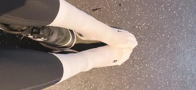 발가락 부분에 땀이 좀 차서 발가락도 쿠션 없으면 좋겠지만.. 그외 다 마음에 들고 아