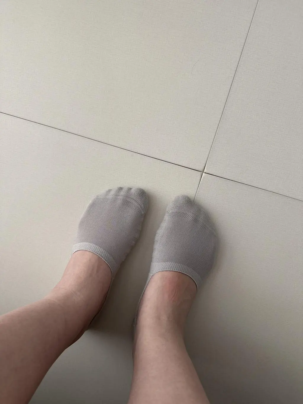 신으면서 감탄하는.. 8개월차 임산부 발바닥 너무 아파서 주문했어요 ! 첫째때 신어보고