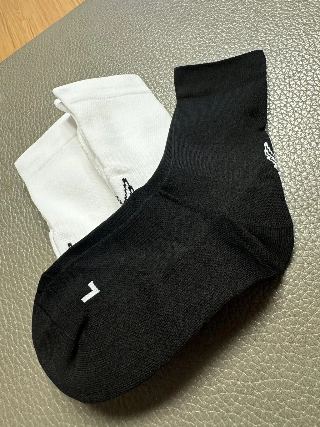 이시영 러닝 양말로 광고 하길래 찜해놨다가 지인의 추천으로
