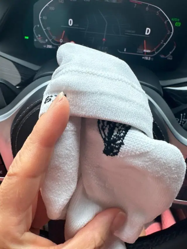 무난해요...발이편한건 아직 모르겠어용
