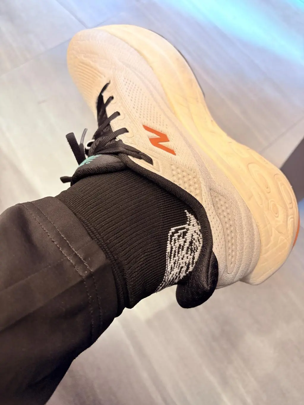 기능성 쨩짱햐서 불편한 감 있는 양발보단 통기성도 좋고 부드럽고 좋은거 같습니다~