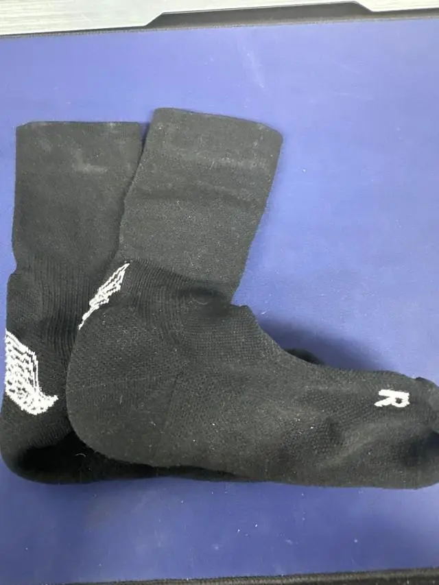 발목이 꽉 조여주네요
