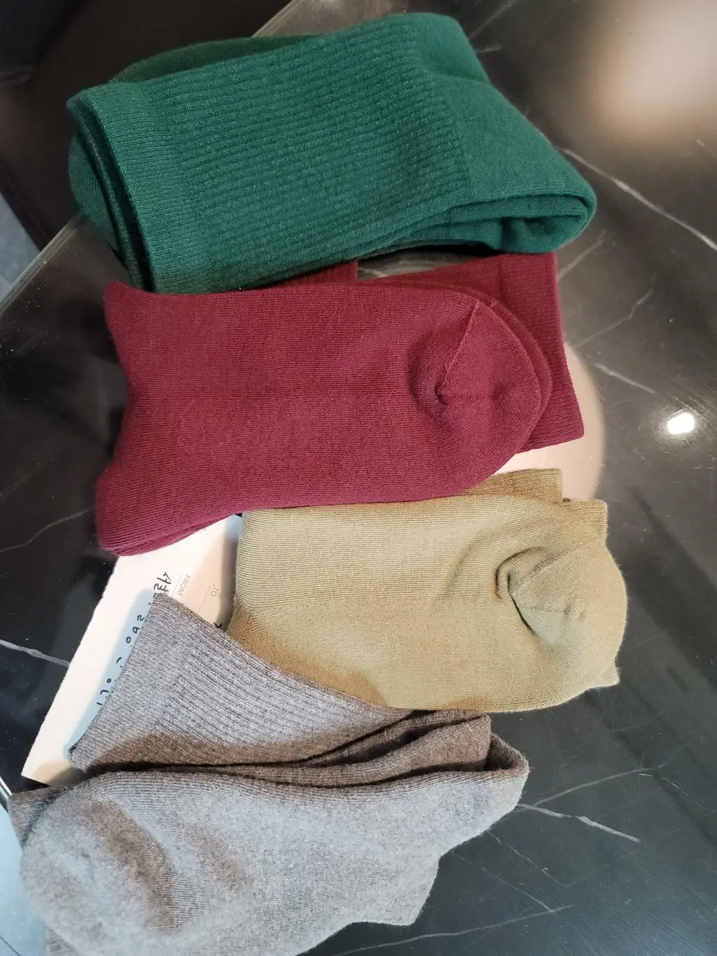 기대안하고 양말 구매했는데 너무 편하고 착화감 좋습니다.