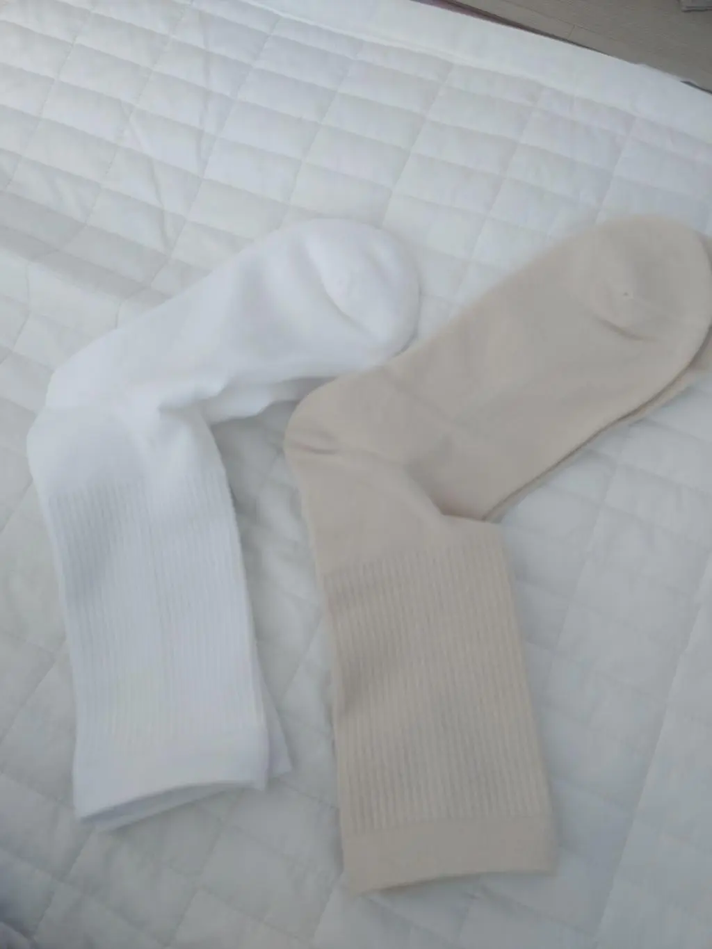 양말도 좀 더 좋은걸 신어보고 싶어서 샀는데 신어보는 순간 잘샀다라는 느낌을 받았습