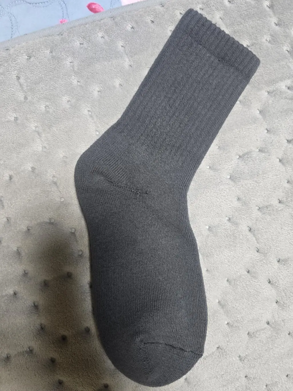 한번써 보고 괜찮아서 이번엔 기모양말 주문해서 신었는데, 전 제 스타일인것 같아요.밑