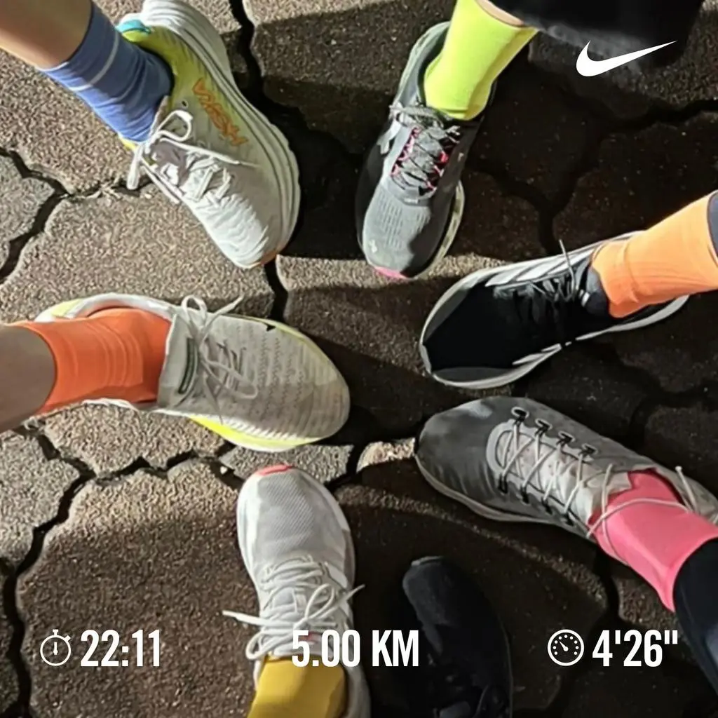 런닝크루멤버끼리 다같이 샀어요.
