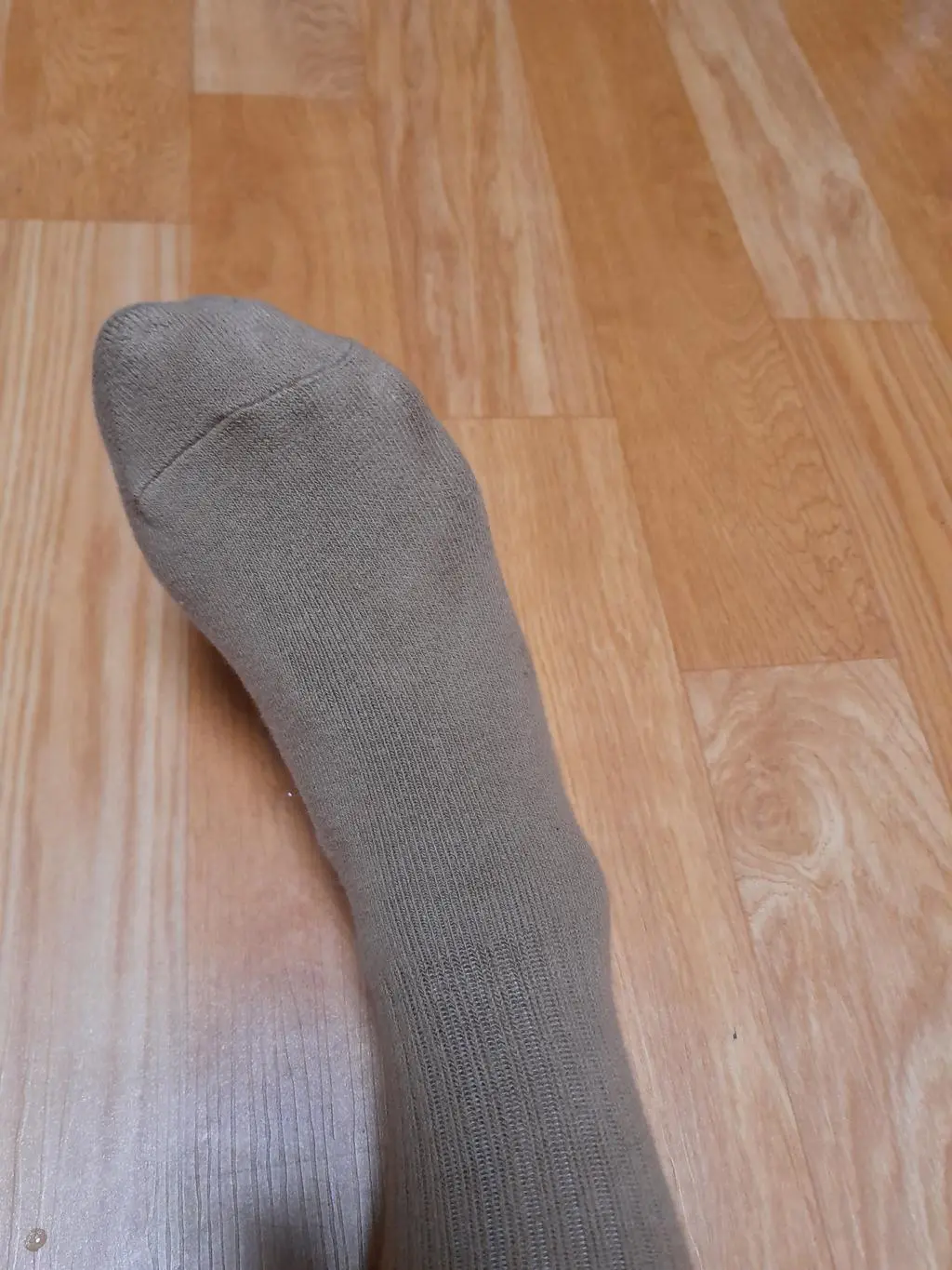 245사이즈, 볼이 좀 넓은 발이라 그런지 양말의 폭이 좀 아쉽습니다