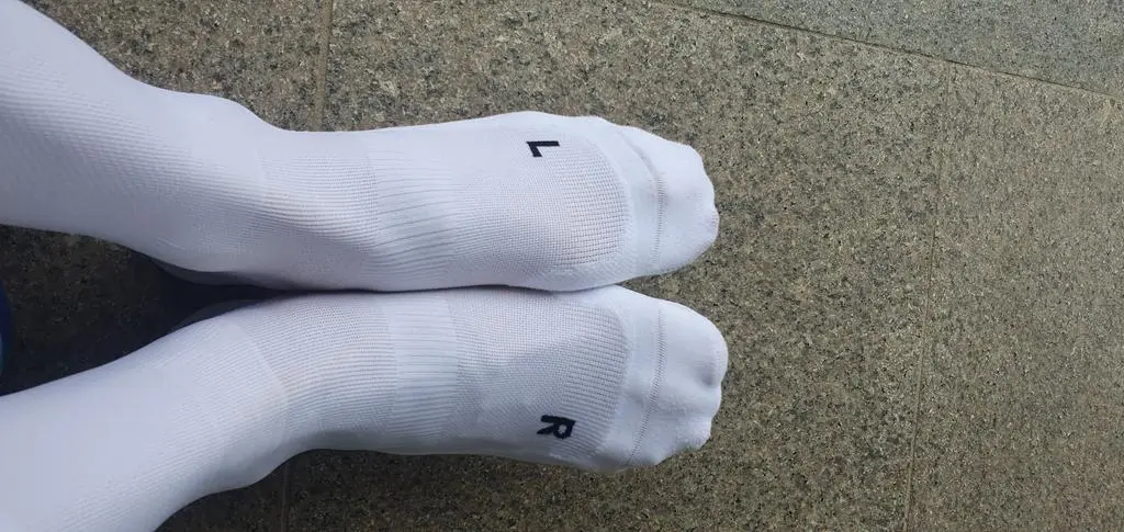 수령후 하프 마라톤에 신어보았는데 매우 만족합니다
