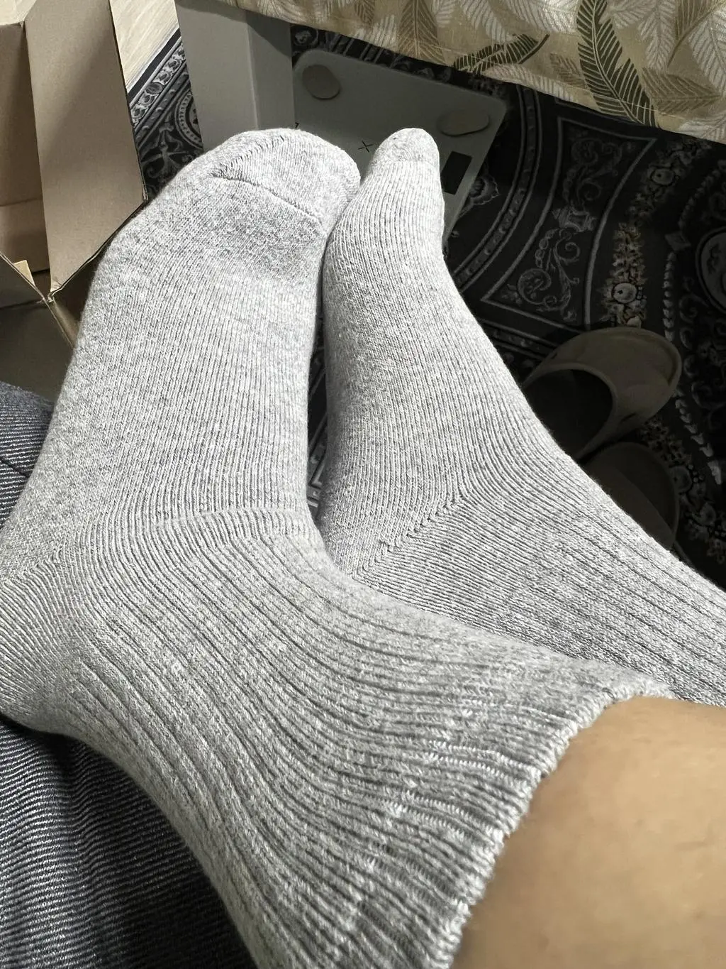 일단 두툼해서 좋았고 오늘처럼 추운 날 발바닥에 땀이 날 정도로 따뜻해서 좋았어요.무