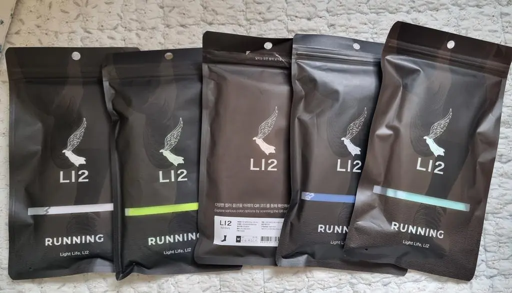 리투에서 이번에 신상으로 블랙 윙 러닝 크루삭스가 출시되어 구매를 했습니다. 여러 러