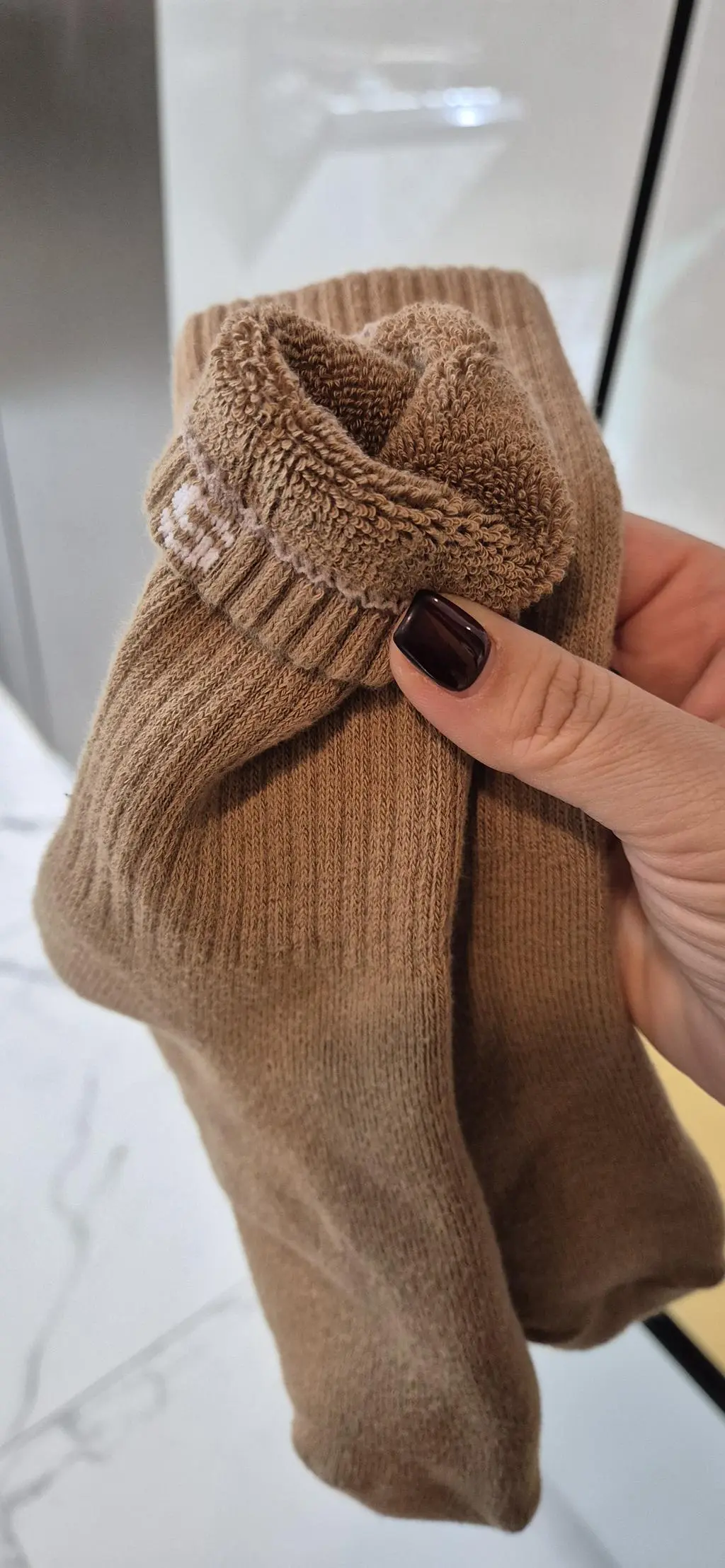 유럽여행때 너무편하게 잘신었어요. 다시들어와서 아이들꺼 재구매하네요