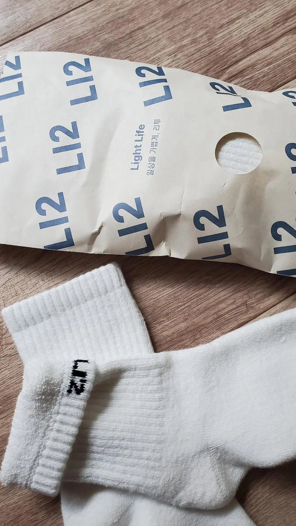 받자마자는 약간 실망했어요.다른 제품과 다른점이눈으로는 확인할수없어서요.
