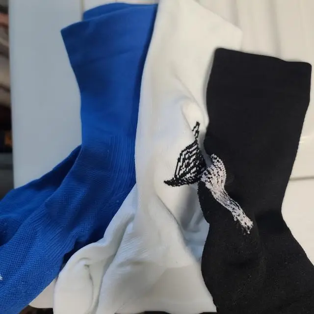 양말이 쫀쫀하고 좋네요. 생각보다 도톰해요.
