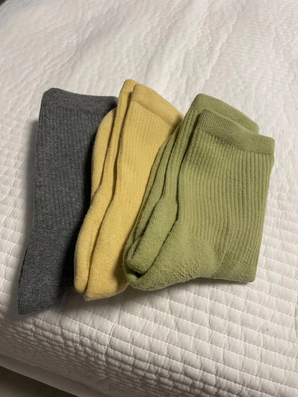 다양한 컬러로 패션에 맞게 연출이 가능해 만족합니다.
