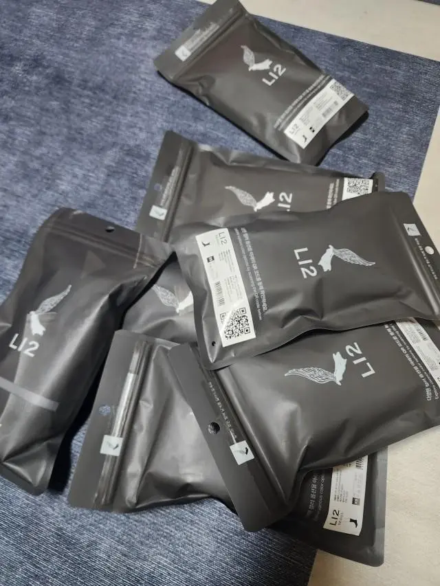 당일배송인줄몰랐는데 시킨 그날 와서 너무깜짝놀랐네요ㅋㅋ 포장도 깔끔히 잘되어있구