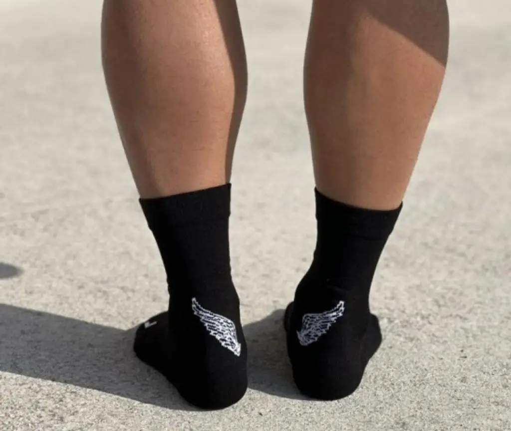 러닝할때 신어봤는데 너무 이쁘고 기능도 훌륭한 제품입니다
