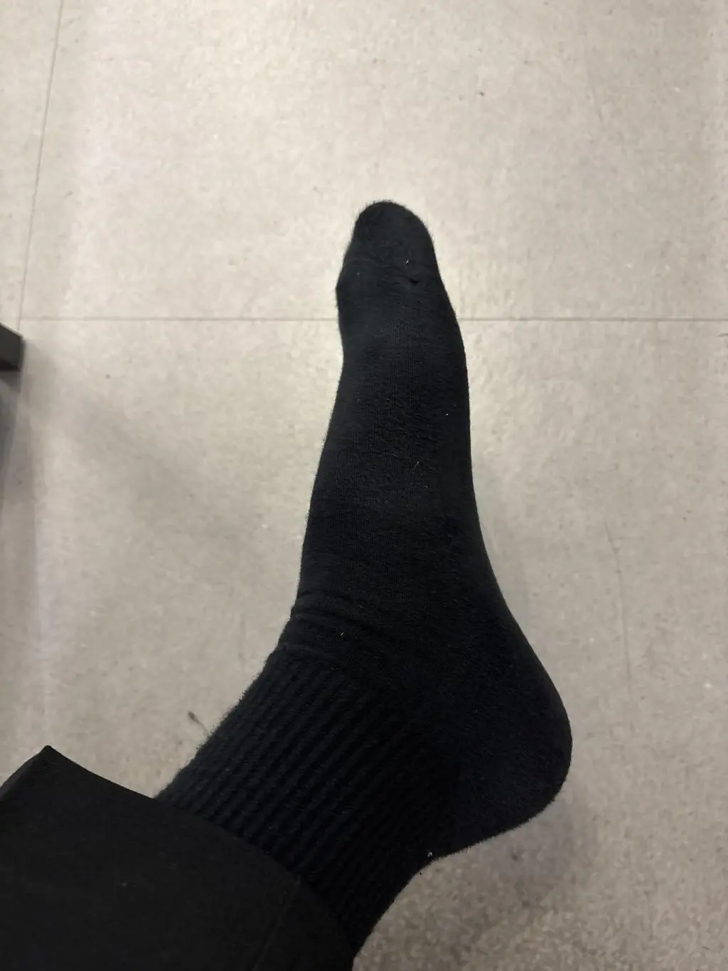 양말 쫀득하고 쿠션감있고 착 감기는 맛이 좋네요
