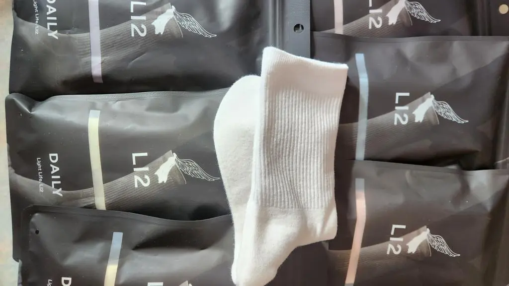 정말  좋은  느낌의  양말이네요 신었을때  넘 편하고 부드러워요