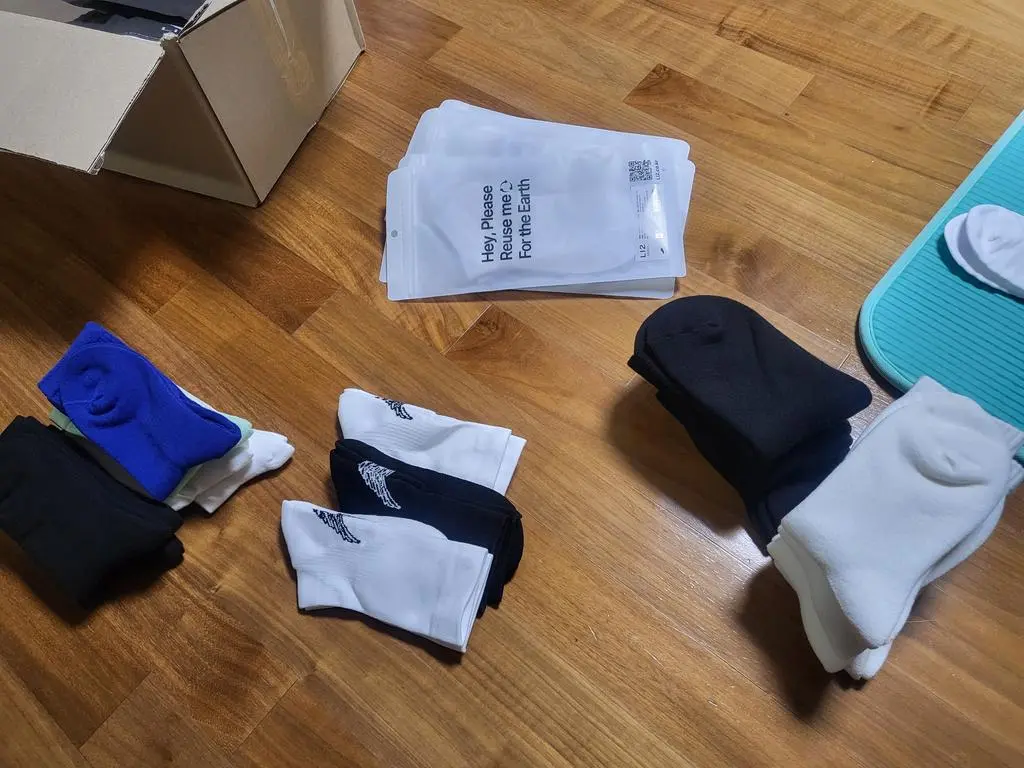 평소 신랑이 발에 땀이 많이나서 발냄새로 고민을 하고 골프칠때 좋을것같아서 매번 눈