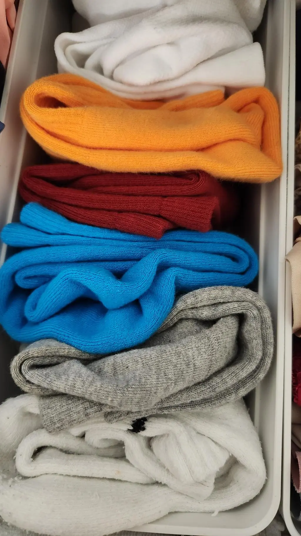 양말사면 항상 사이즈가 커서 발뒤꿈치가 밀려 안이뿌거든요~근데 사이즈별로 양말이 있