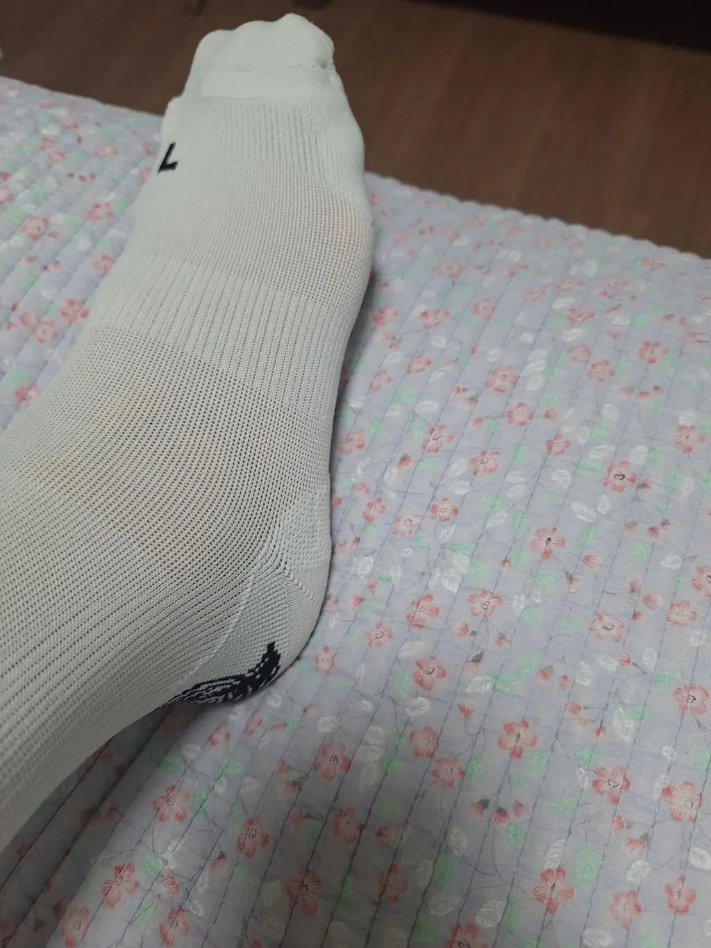 발을 꼭잡아주는 느낌있어서 발이 편해요