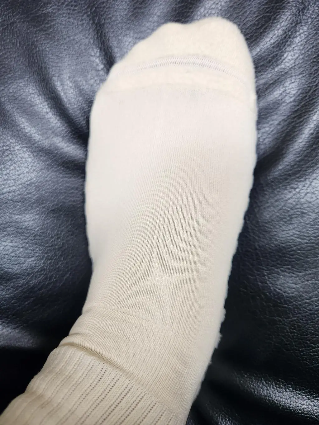 긴목으로 구매후 편하고 마음에 들어서 이번에는 단목으로 추가 구매합니다