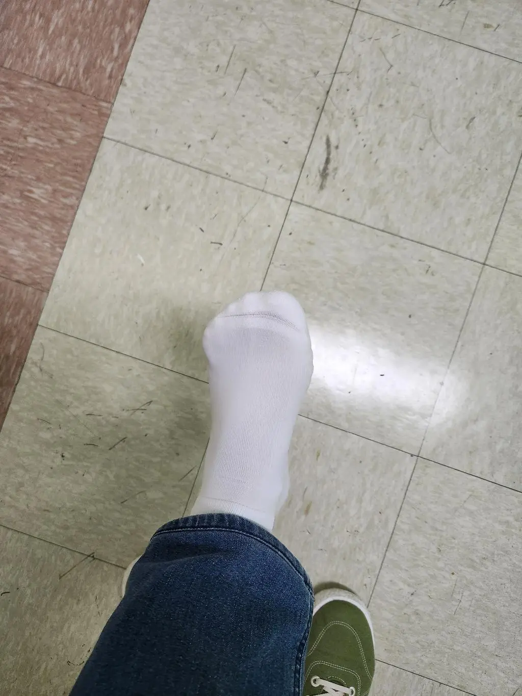 긴목으로 구매후 편하고 마음에 들어서 이번에는 단목으로 추가 구매합니다