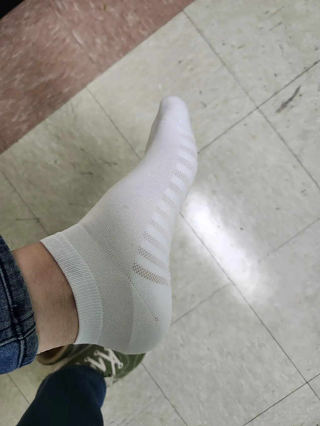 긴목으로 구매후 편하고 마음에 들어서 이번에는 단목으로 추가 구매합니다