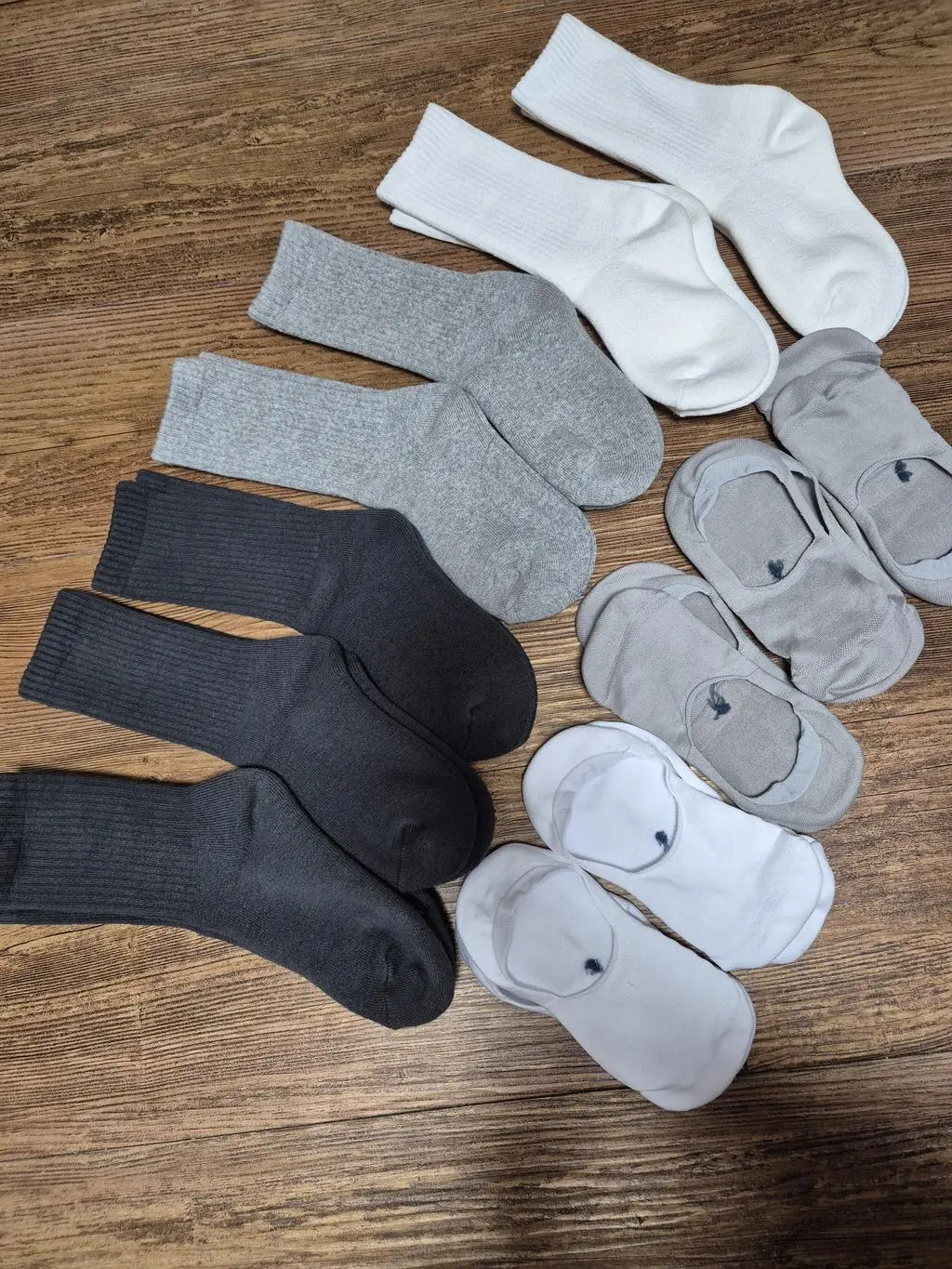 235,칼발. xs 주문했고, 잘 맞아요.
