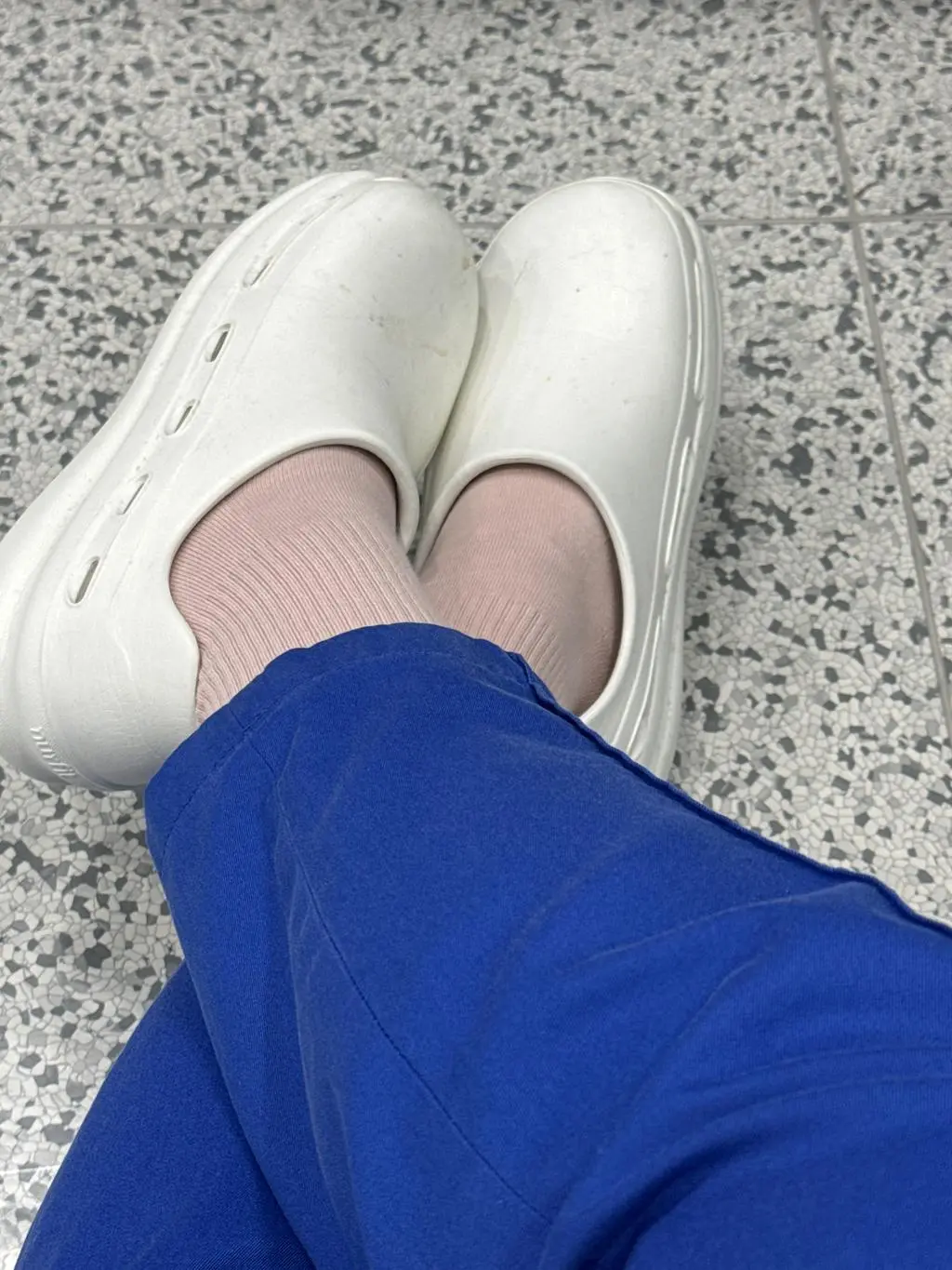 저는 수술실에서 일하는 간호사 입니다. 
