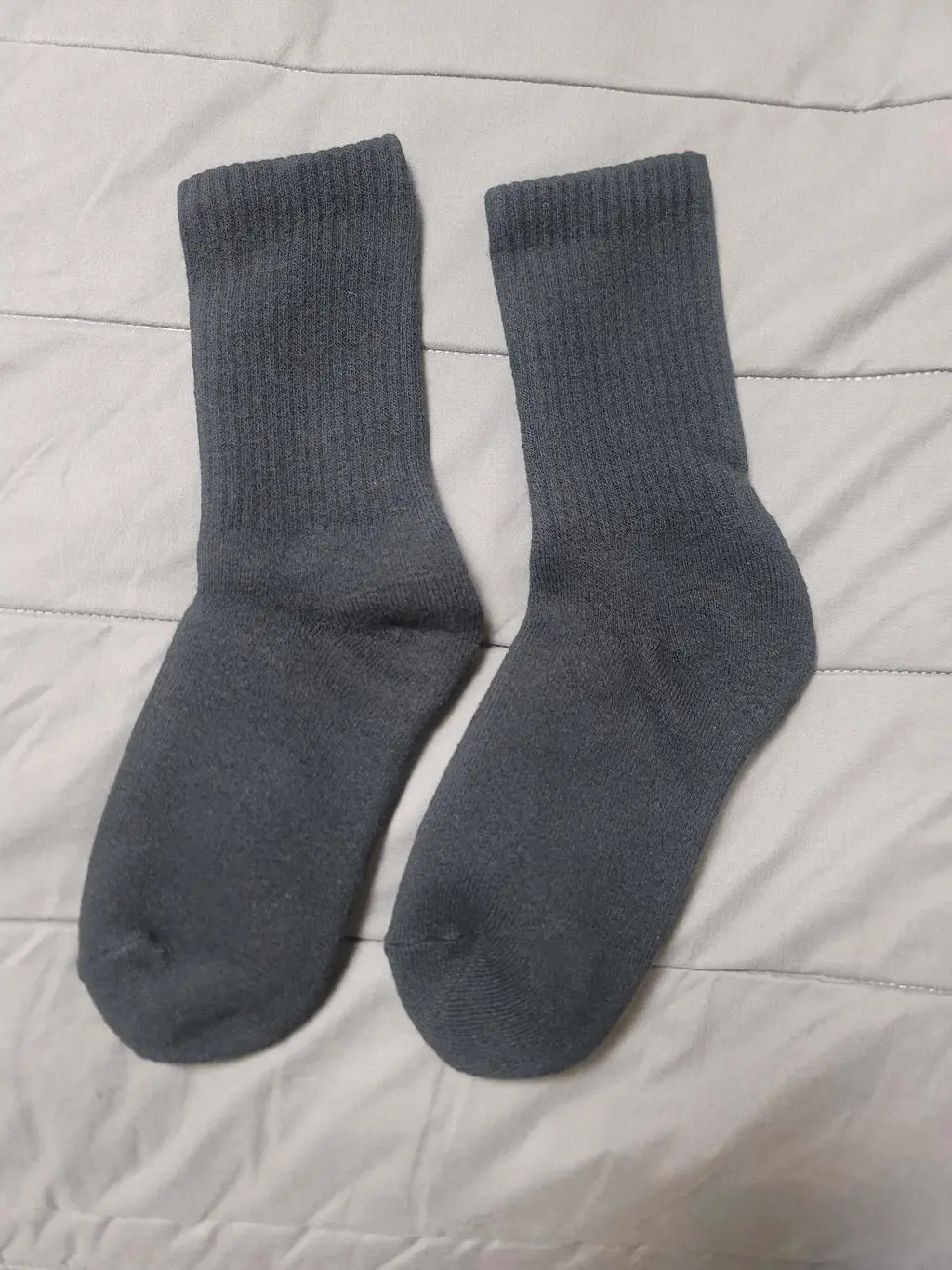 사이즈를 다양하게 선택할 수 있어 가족들끼리 나눠신었는데 모두 대만족이네요!!
