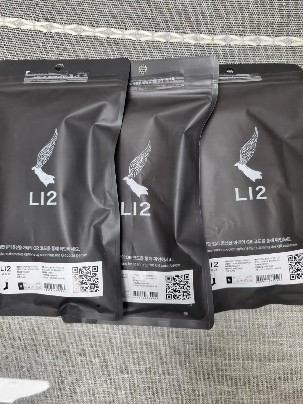 엄마, 딸, 아들꺼 샀다가 너무 마음에 들어서 아빠거랑 더 추가주문합니다. 양말이 짱짱