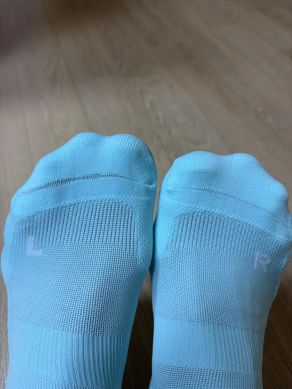 발이 편하고 좋습니다. 왜 물집이 안 잡힌다는 줄 알겠어요. ㅎ
