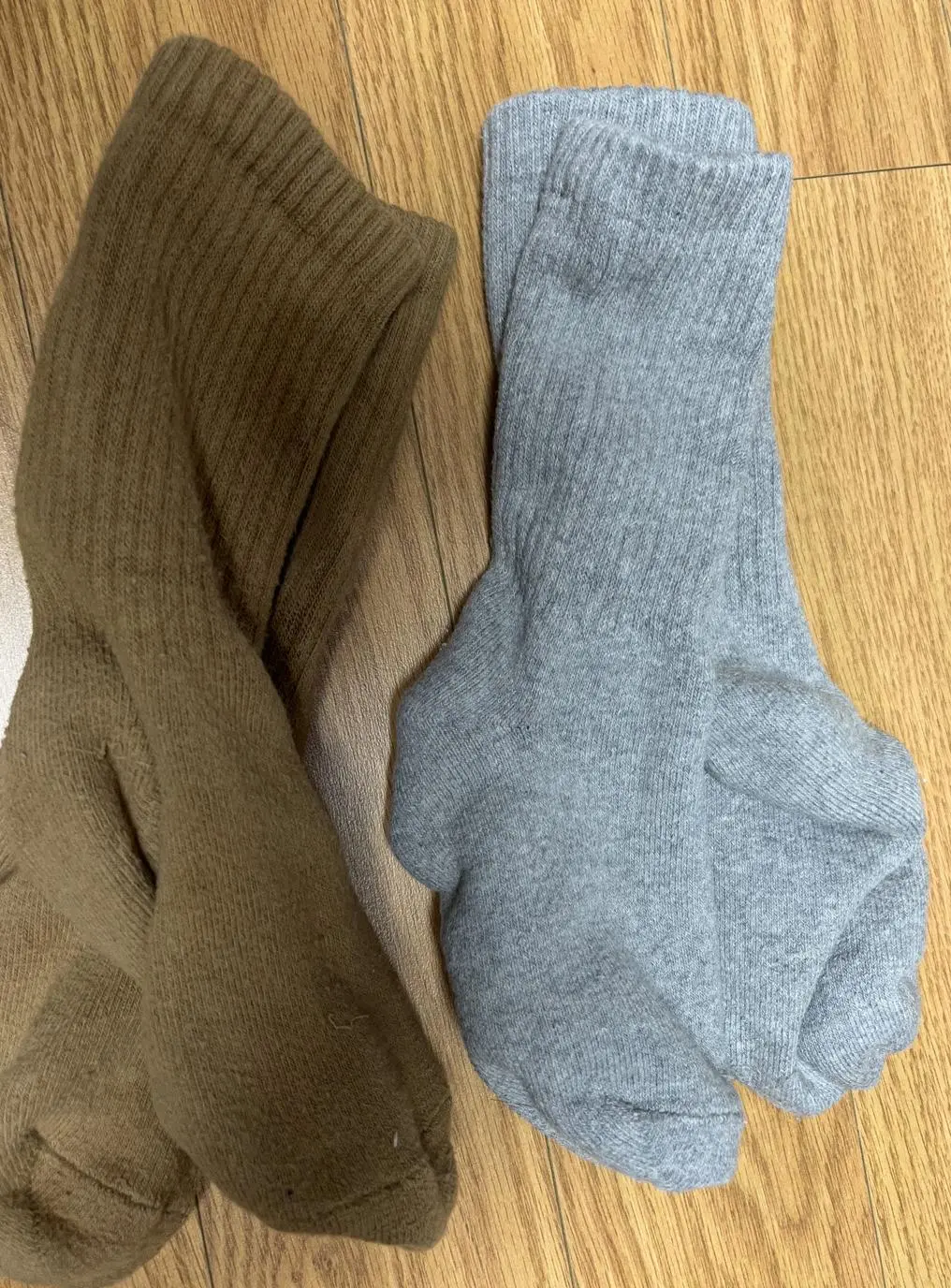 친한 지인에게 작년에 추천받고 문득 기억나서 구매했는데 도톰하고 따뜻해서 정말 좋아