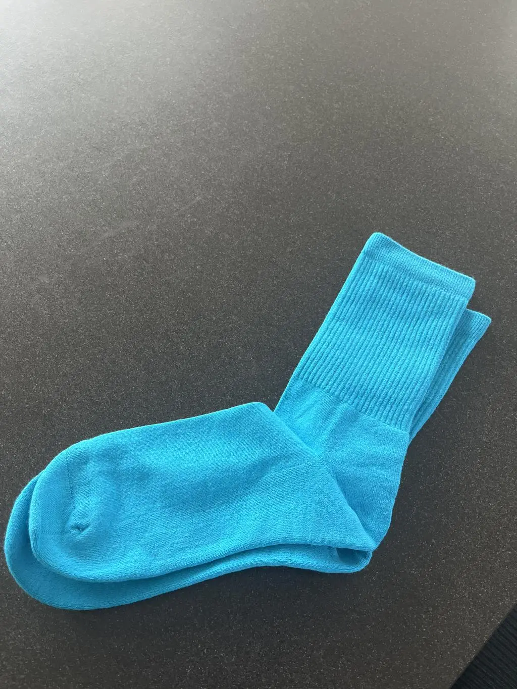 발바닥부분 쿠션 좋아서 좋네요~~색감도 이뻐요