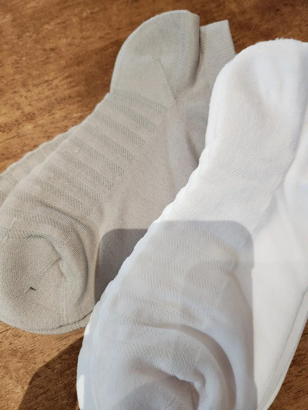 255사이즈 저와 265사이즈 남편 모두 M사이즈 잘 맞아요
