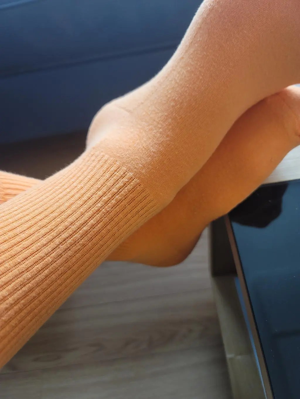 데일리 크루 삭스인데 바닥이 도톰해서 족저근막염에도 도움이 됩니다