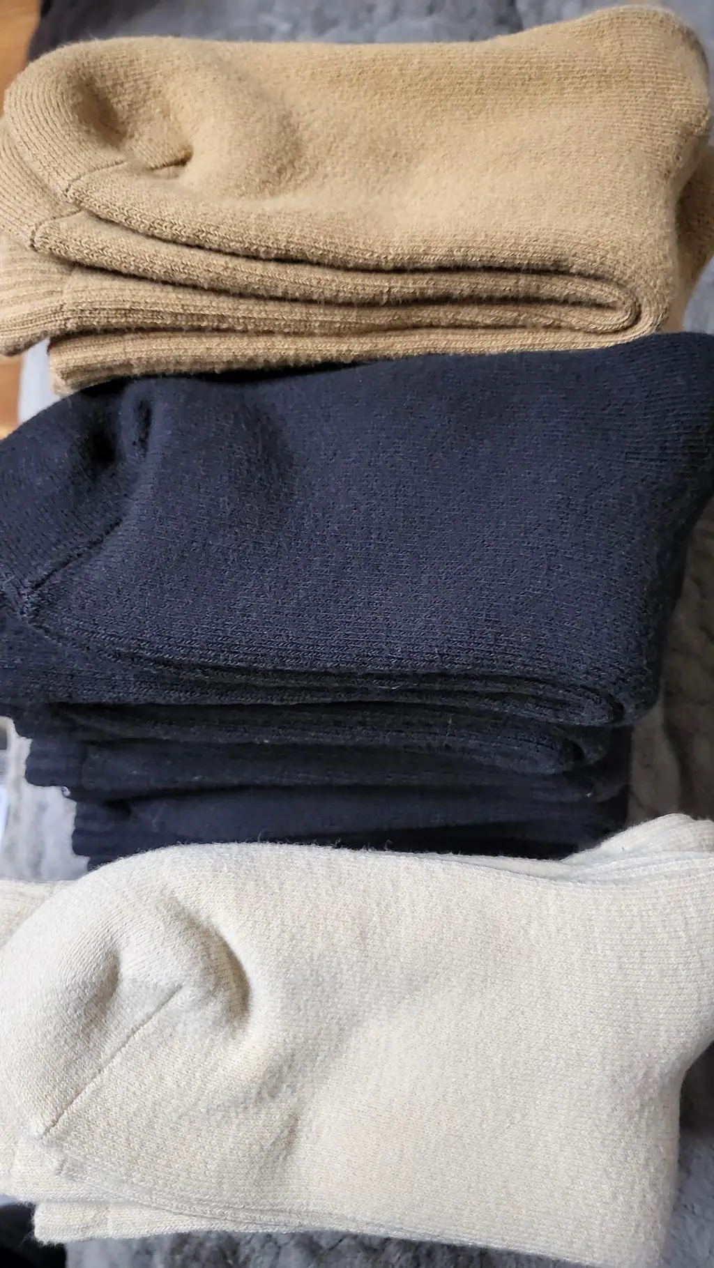 추가 구매입니다 신어보고 너무너무 맘에 들어서 3일만에 재구매 합니다 양말이 톡톡해